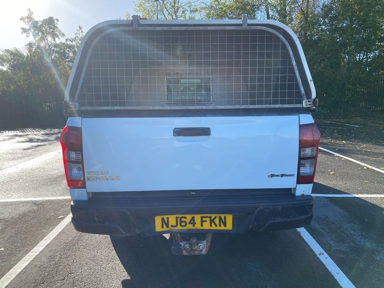 (64) Isuzu D Max E/C 2.5 Twin Turbo,  Canopy ,nt mitsubishi l200 club cab,toyota hilux ecb,