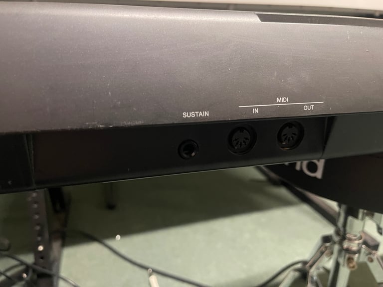 Yamaha Piaggero Np-13 Electric Electronic Digital Music Keyboard Black 61 Key