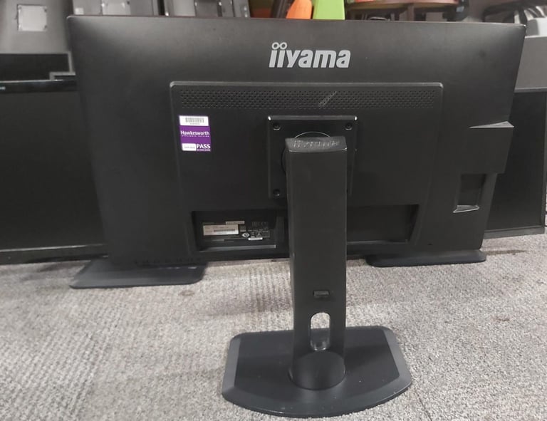27 inch HDMI IPS monitors in excellent condition with all leads (50 available)