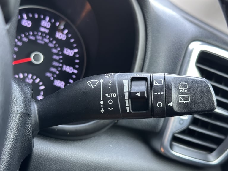 2016 Kia Sportage 1.6 GDI 2 Petrol Manual 5 Door SUV Black