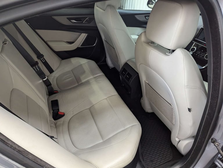 2020 Jaguar XE 2.0d R-Dynamic S 4dr Auto SALOON DIESEL Automatic