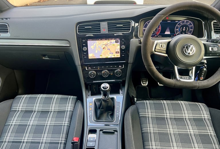 Volkswagen, GOLF GTD, Hatchback, 2017, Manual, 1968 (cc), 3 doors