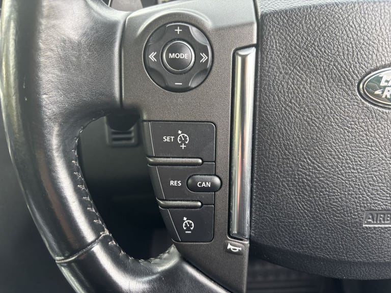 2016 Land Rover Discovery 3.0 SDV6 Graphite 5dr Auto ESTATE DIESEL Automatic