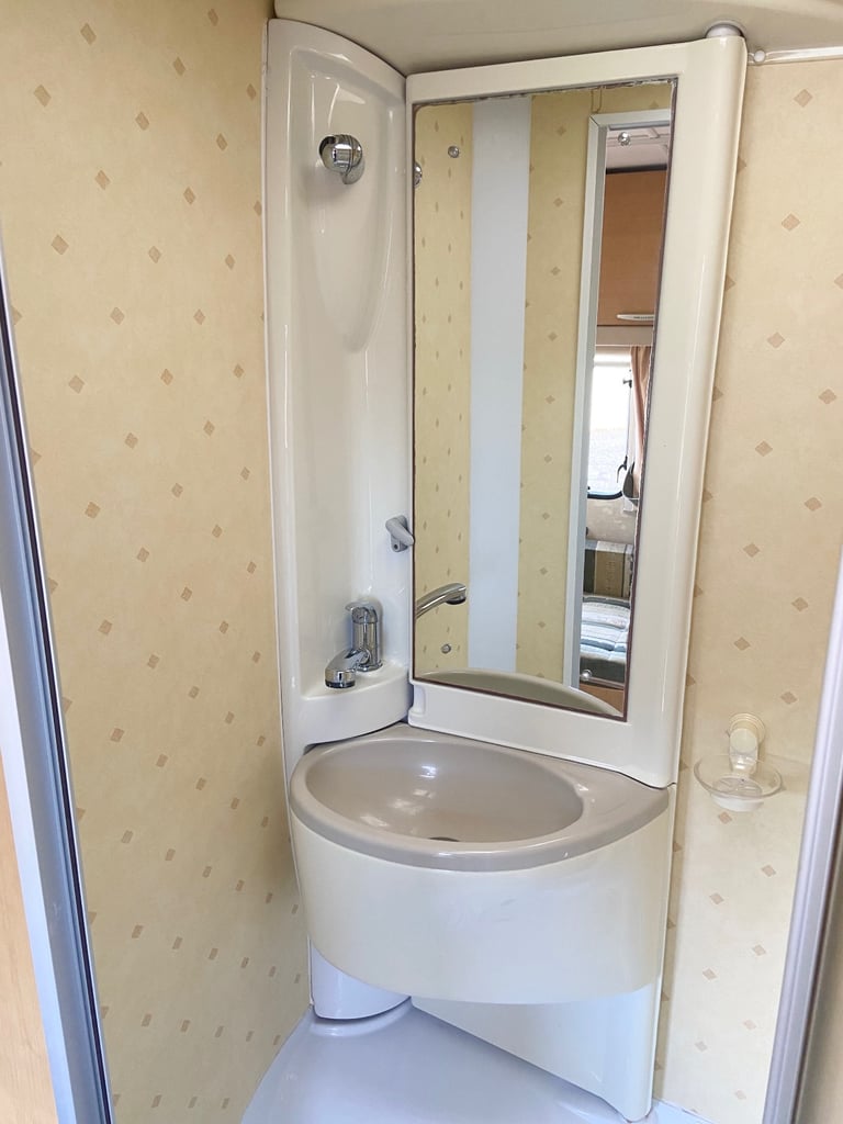 Abbey Aventura 6 Berth Caravan 
