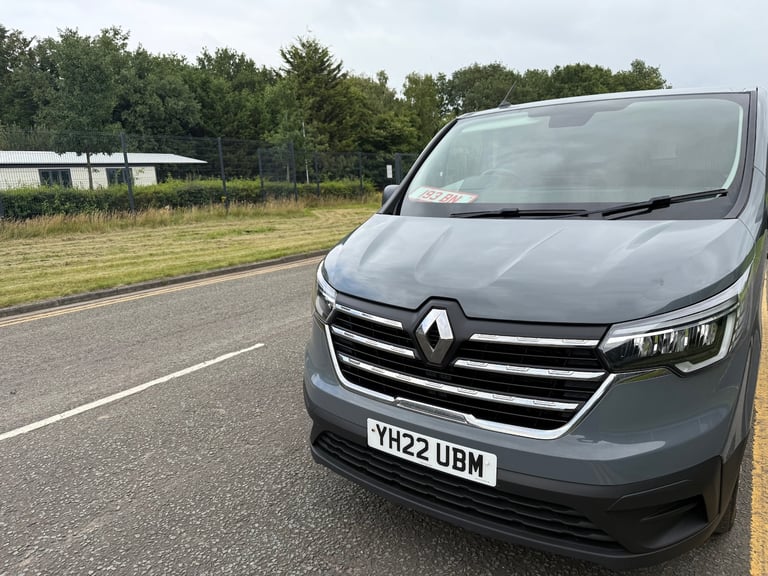 22 reg RENAULT TRAFIC 28 2.0 B/DCI 130 BHP SL BUSINESS+ panel van ( VAT INCLUDE 