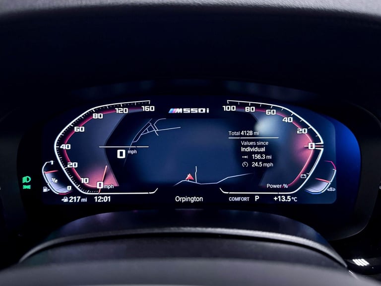 2022 BMW 5 Series 4.4 M550i V8 Saloon 4dr Petrol Steptronic xDrive Euro 6 (s/s) (530 ps) SALOON P...