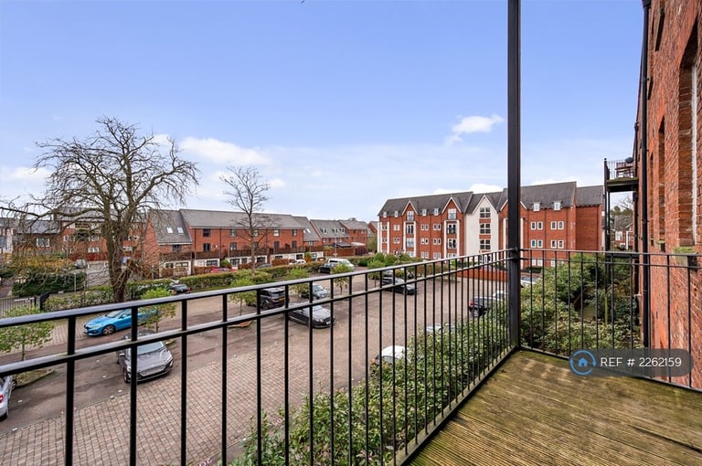 2 bedroom flat in Didsbury Gate, Manchester, M20 (2 bed) (#2262159)