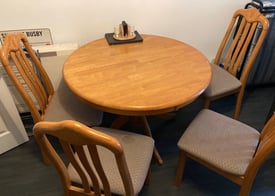 Dining table and 4 matching chairs used 