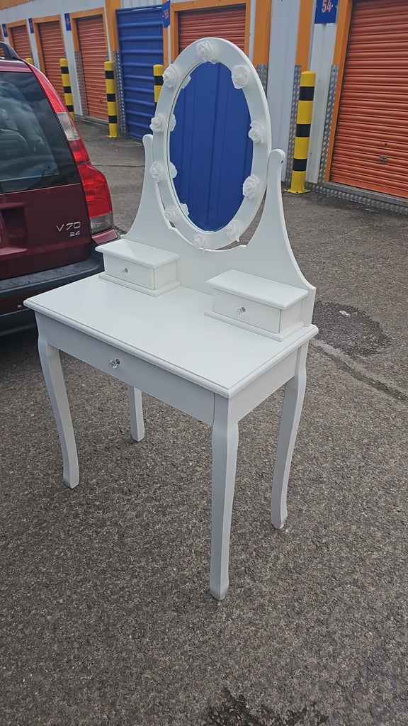 Dressing table 