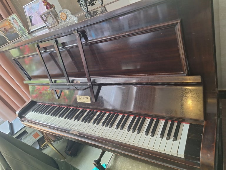 Elysium piano and stool