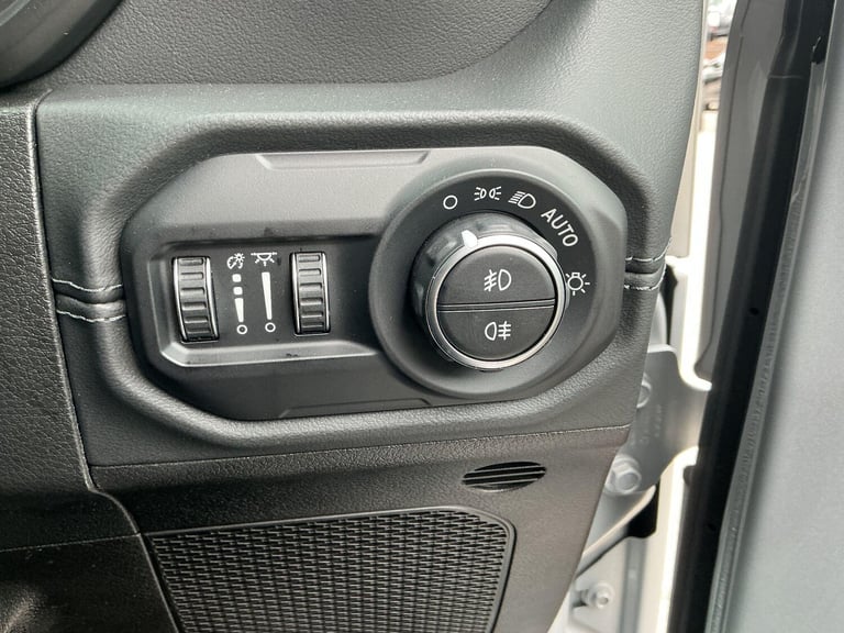 2025 Jeep Wrangler Sahara 2.0 272hp 4x4 Auto8 CONVERTIBLE Petrol Automatic