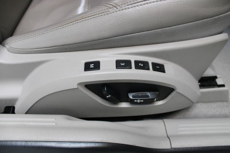 2007 Volvo C30 2.0 SE Lux Coupe 2dr Petrol Manual (177 g/km, 143 bhp) Coupe Petrol Manual