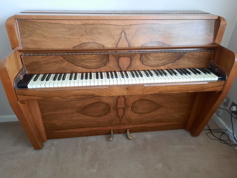 Piano, Berry, 6 octaves