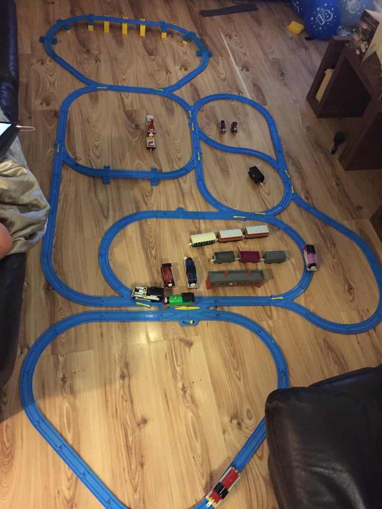 Thomas the Tank Engine train and track set
