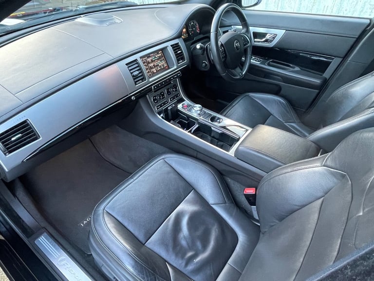 2015 Jaguar XF 2.2 D R-SPORT BLACK SPORTBRAKE ESTATE 5-Door 1 OWNER CAR