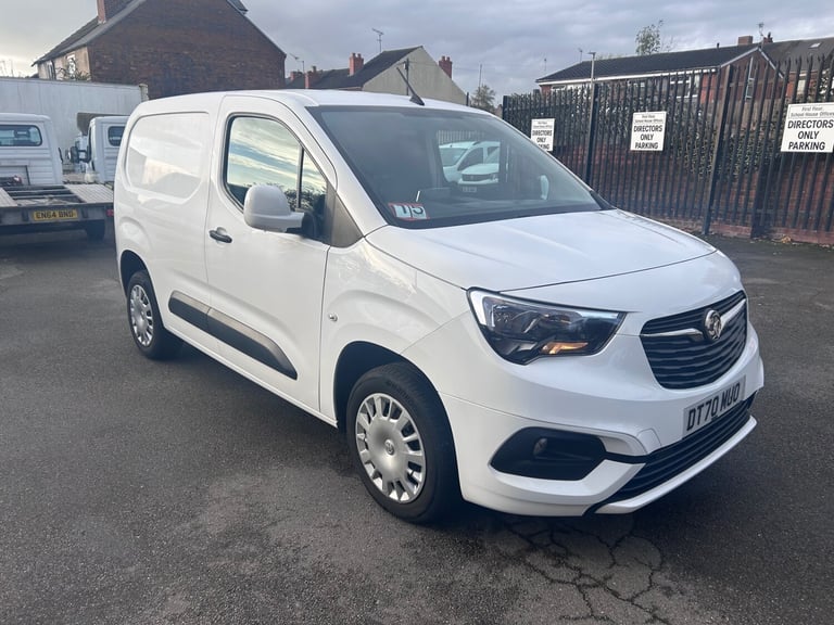 image for 2021 Vauxhall Combo 2300 1.5 Turbo D 100ps H1 Sportive Van PANEL VAN Diesel Manual