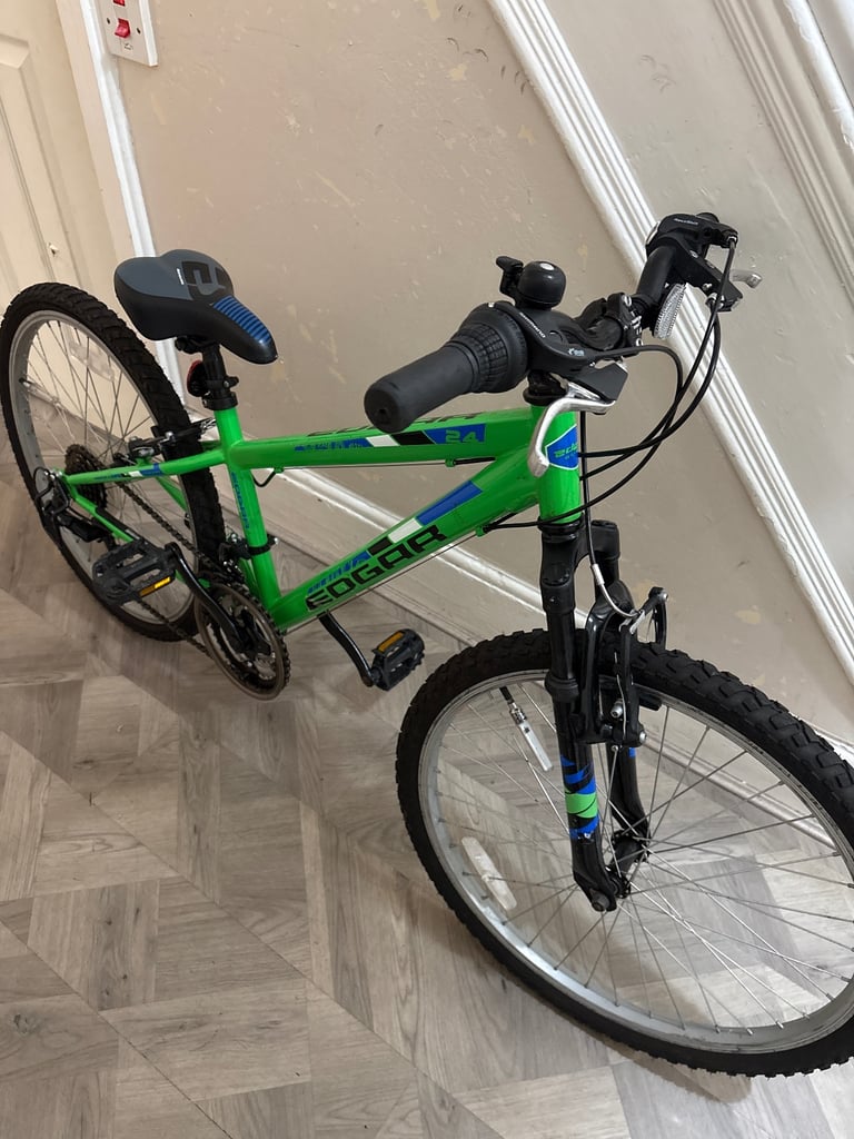 Edgar 24 inch Bike plus new helmet & new bike lock