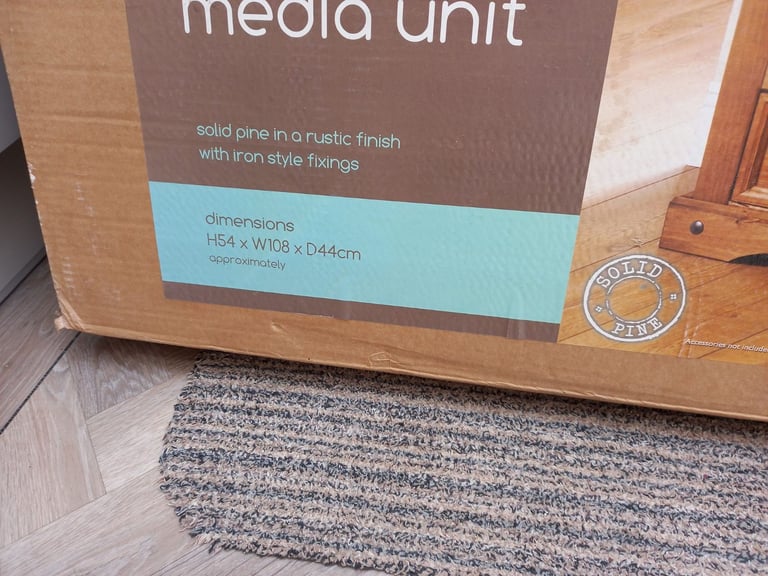 Tv unit New Still in the box