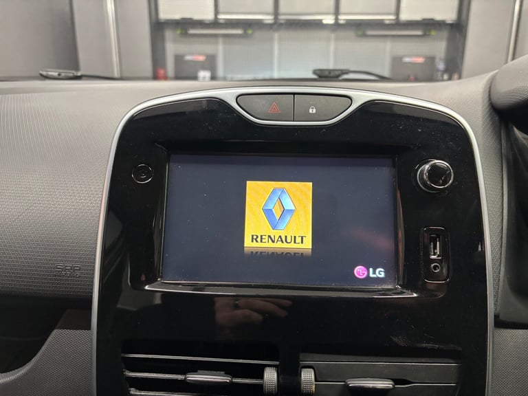 2015 Renault Clio 1.2 16V Dynamique MediaNav 5dr HATCHBACK Petrol Manual