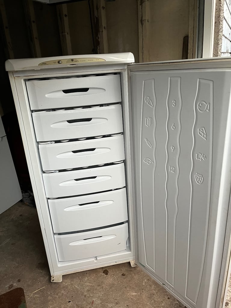 image for Tall freezer - Hotpoint future 