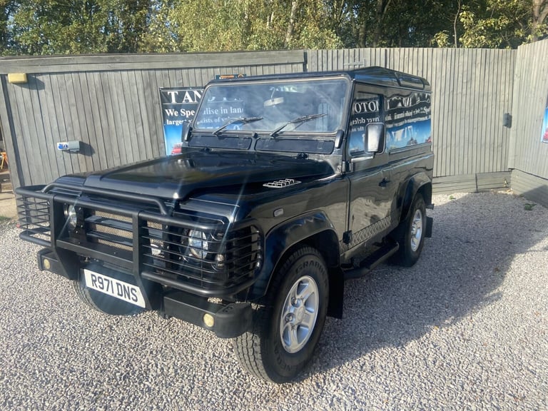  Land Rover Defender 90 2.5 TDi County Station Wagon 3dr Diesel Manual (111 bhp) Diesel Manual