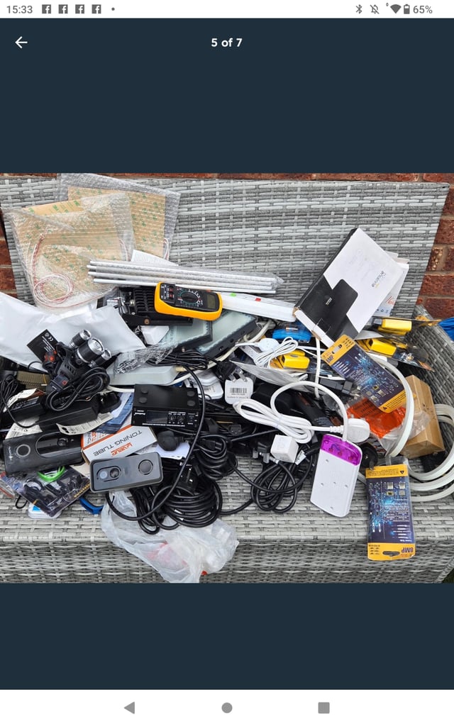 Huge joblot of all electrical items 90 percent work or new massive joblot good for car boot 