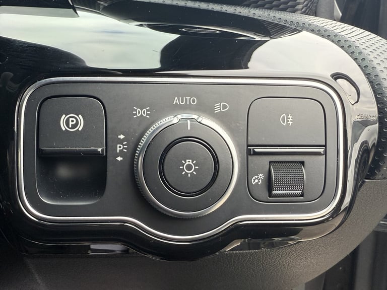 MERCEDES-BENZ A CLASS 1.5 A180d Sport 2019