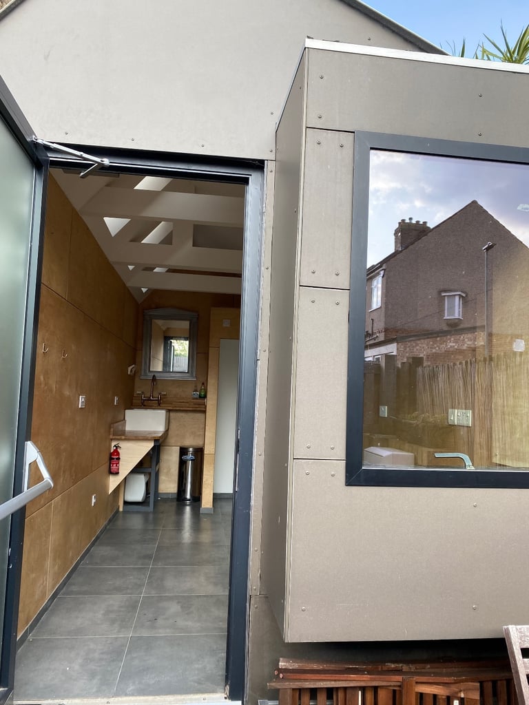 B1 Office / Artist’s Studio / Workshop Birkbeck nr Penge Crystal Palace Norwood