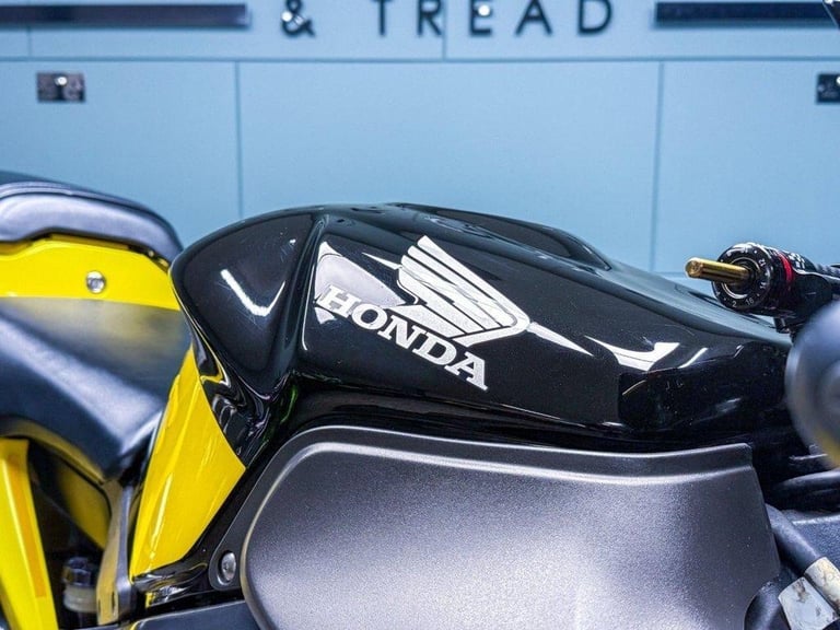 2004 53 HONDA CBR900RR FIREBLADE 954CC - AKRO EXHAUST - COLLECTOR BIKE