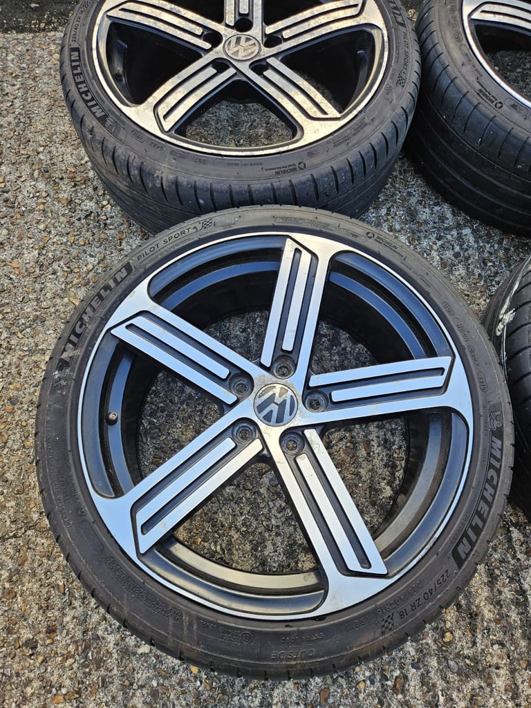 Volkswagen 5x112 18inch Golf R Cadiz Alloy Wheels & Tyres x4 