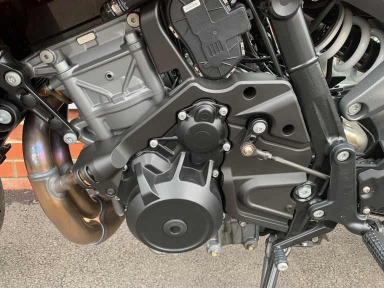 KTM 990 DUKE - TECH PACK - KTM WARRANTY 09/5/2029