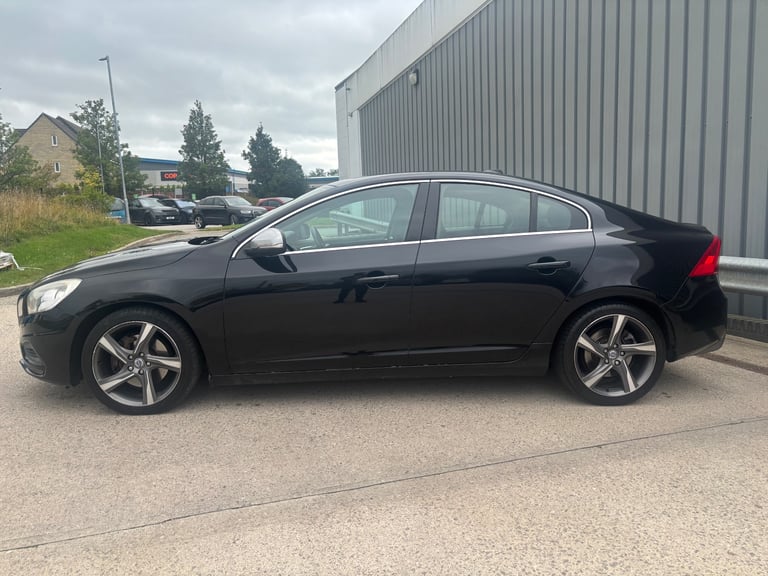 VOLVO, S60 D5 R-DESIGN, FSH, 2 OWNERS. BEAUTIFUL Saloon, 2012, Manual, 2400 (cc), 4 doors.