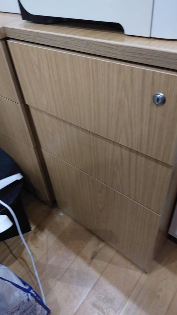 Wood solid office pedestal