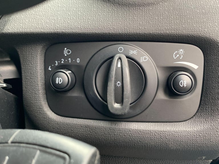 2015 Ford Fiesta 1.25 Zetec Euro 6 3dr HATCHBACK Petrol Manual