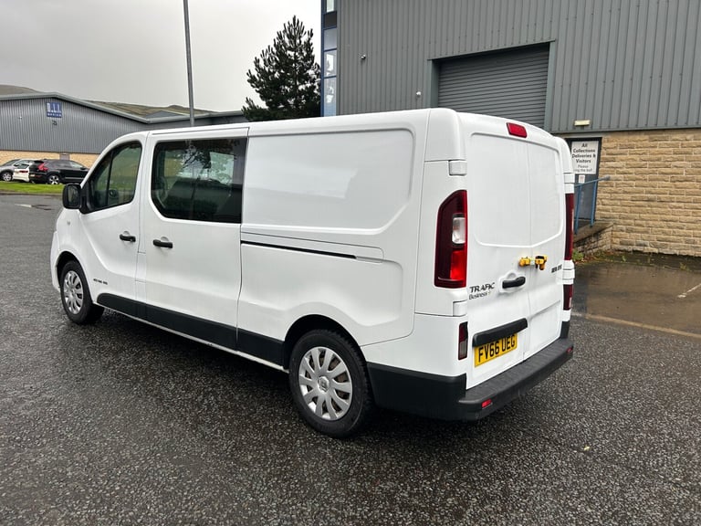 2017 Renault Trafic LL29 ENERGY dCi 125 Business+ lwb  Crew cab Van euro 6 no vat vat Crew Van Di...