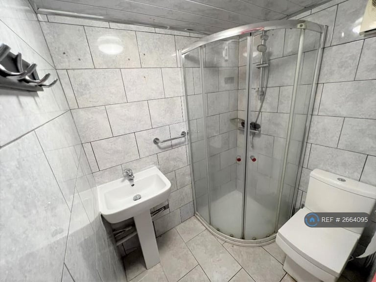 3 bedroom house in Tower View Crescent, Nuneaton, CV10 (3 bed) (#2664095)