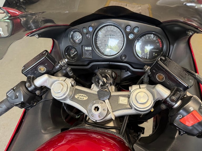 HONDA CBR 1100 BLACKBIRD