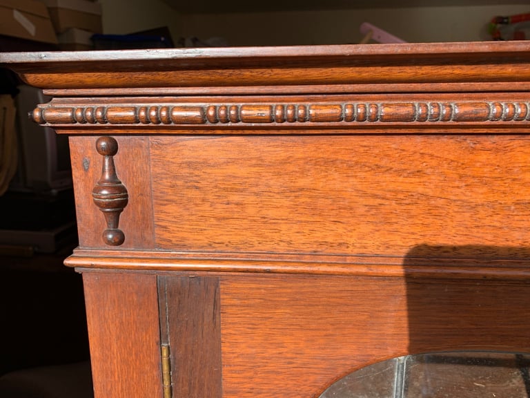 Attractive Vintage Display Cabinet / Bookcase 