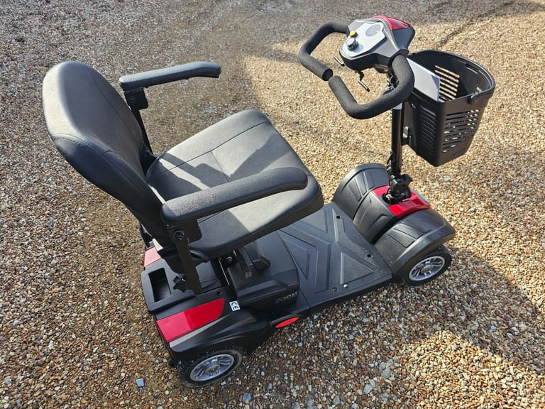 CARECO ZOOM - 4MPH PORTABLE CARBOOT MOBILITY SCOOTER
