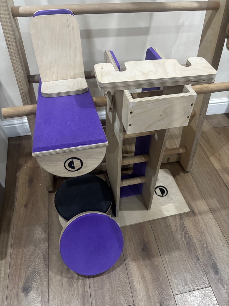 Cantilever wall bar bundle