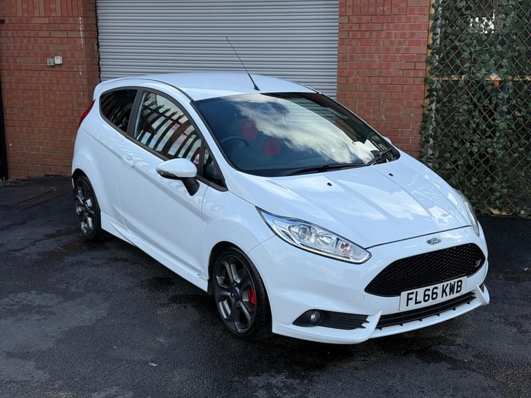 2016 Ford Fiesta 1.6T EcoBoost ST-3 Euro 6 3dr HATCHBACK Petrol Manual