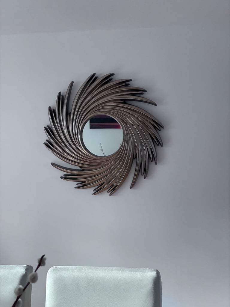 Lounge / dining area mirror 