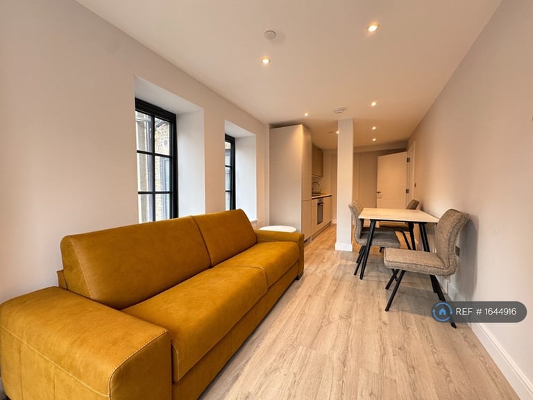 2 bedroom flat in High Road, Wembley, HA0 (2 bed) (#1644916)