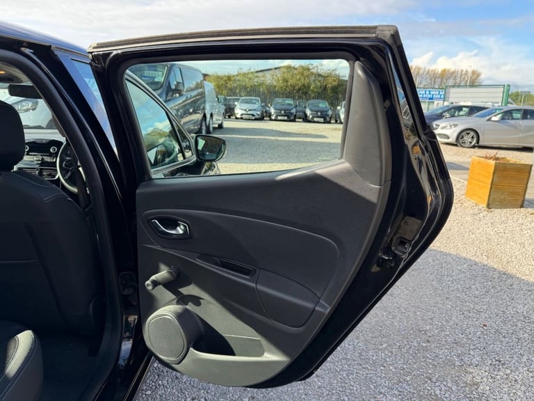 2019 Renault Clio 1.5 dCi Play Hatchback 5dr Diesel Manual Euro 6 (s/s) (90 ps) Hatchback Diesel ...