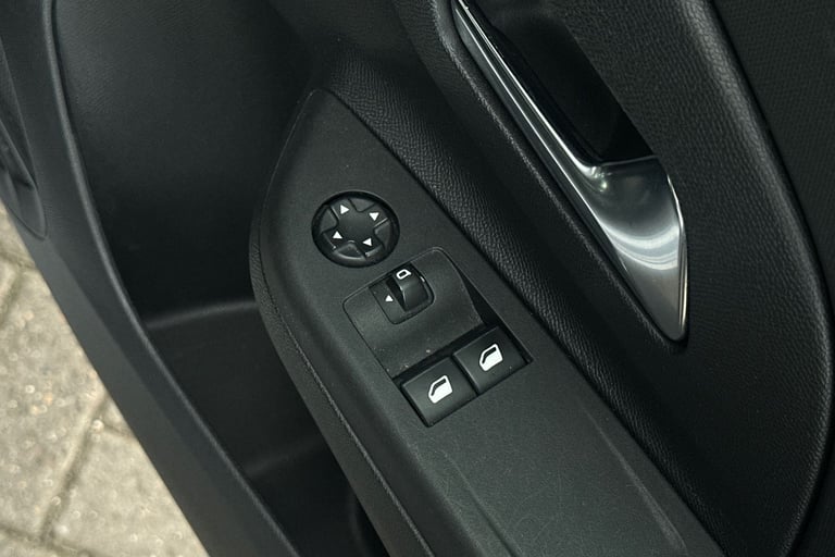  Vauxhall Corsa 1.2 Se Nav Hatchback 5dr Petrol Manual Euro 6 75 Ps Petrol