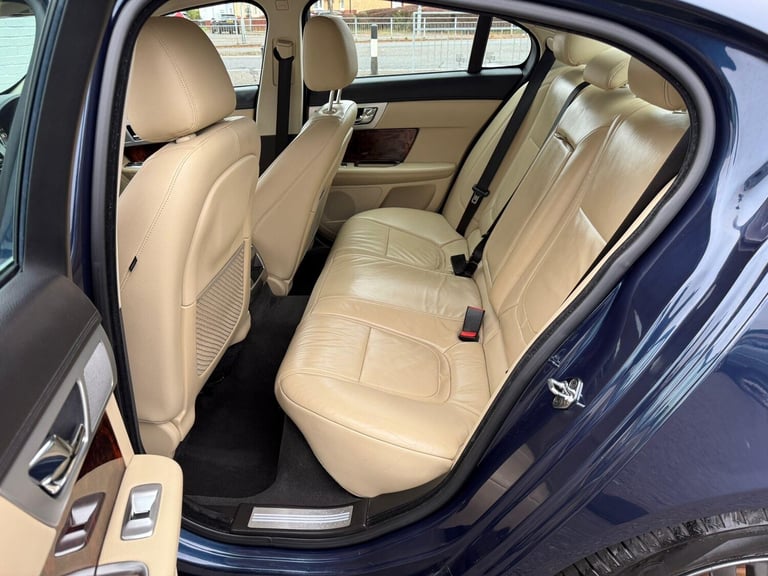 2013 Jaguar XF 2.2d Luxury Auto Euro 5 (s/s) 4dr SALOON Diesel Automatic