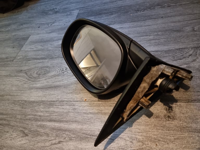 E90 475 sapphire black side mirror