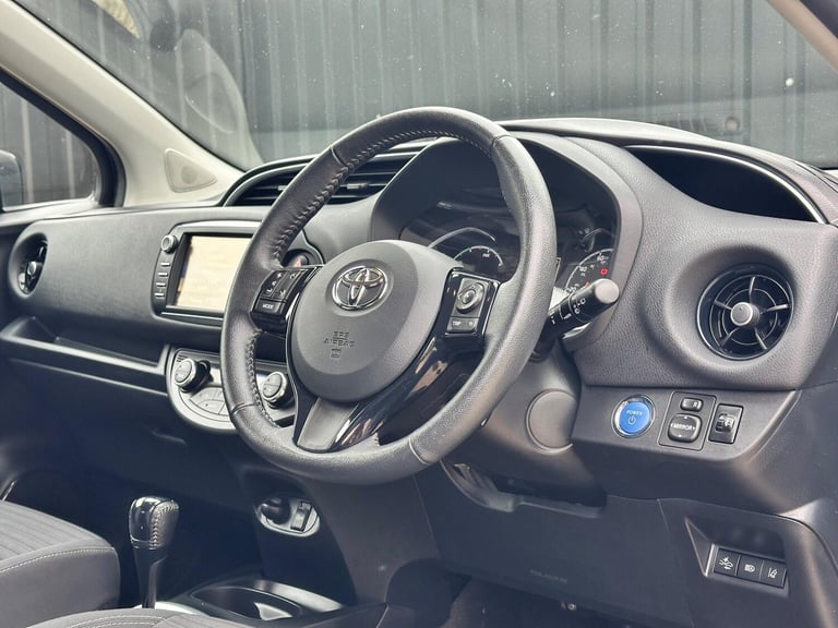 2018 Toyota Yaris 1.5 Hybrid Design 5dr CVT HATCHBACK PETROL/ELECTRIC Automatic