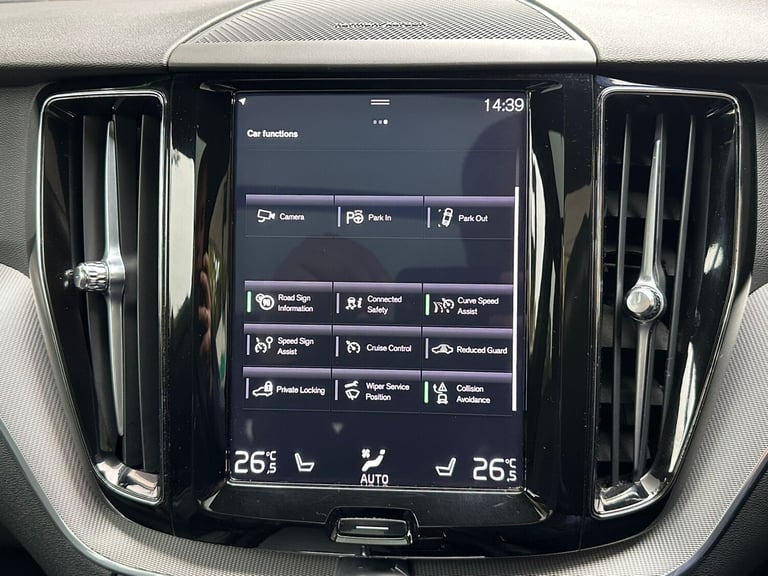 2019 Volvo XC60 2.0 B4D R DESIGN 5dr AWD Geartronic ESTATE Diesel Automatic