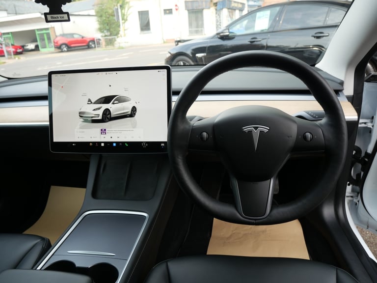 2022 Tesla Model 3 Standard Range Plus Electric Auto RWD (241 bhp) 4dr Electric